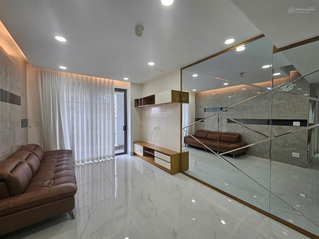Chính chủ gửi bán 2pn the prince residence phú nhuận  dt 65m2  giá bán 6 tỷ  pl sổ hồng