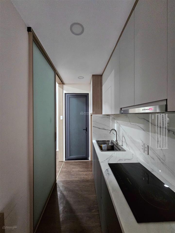 Văn phòng the prince residence dt 14m2  giá 5 triệu/tháng ~ dt 32m2  giá 18 triệu/tháng