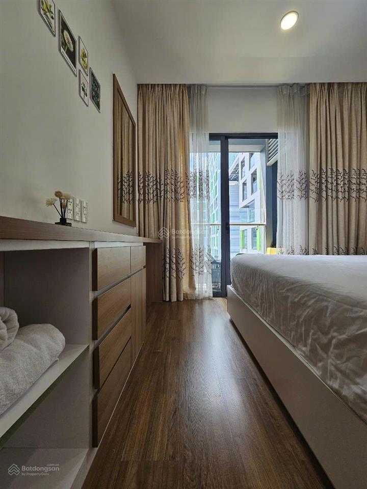 Chính chủ gửi bán gấp căn hộ 1pn sky center / diện tích 36m2  giá bán 2,6 tỷ  view thoáng mát