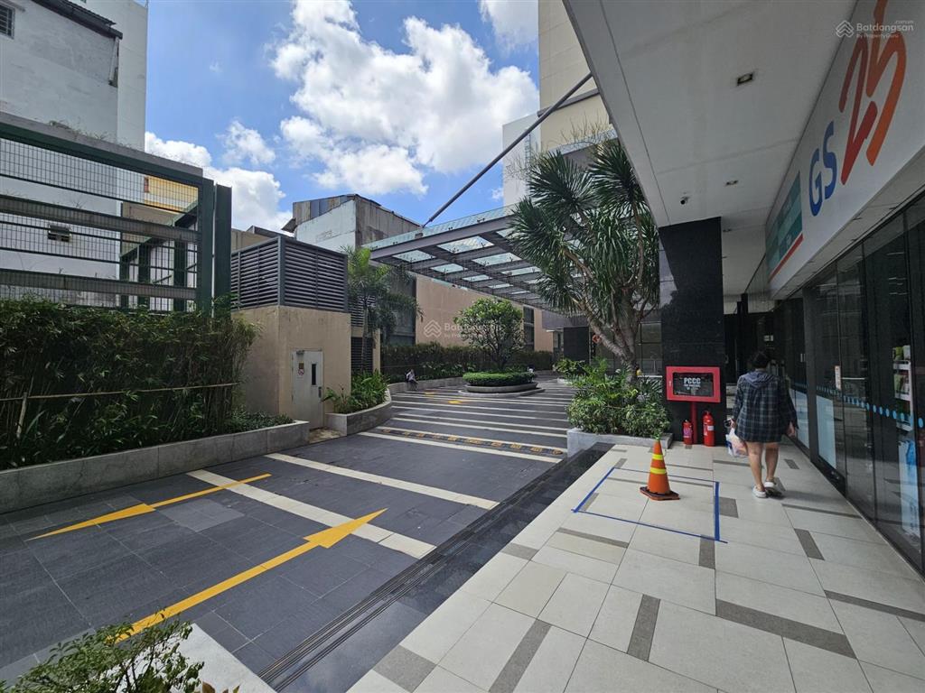 Mình cần bán căn hộ 2pn kingston residence phú nhuận  dt 65m2  giá 6,2 tỷ  sổ hồng lâu dài