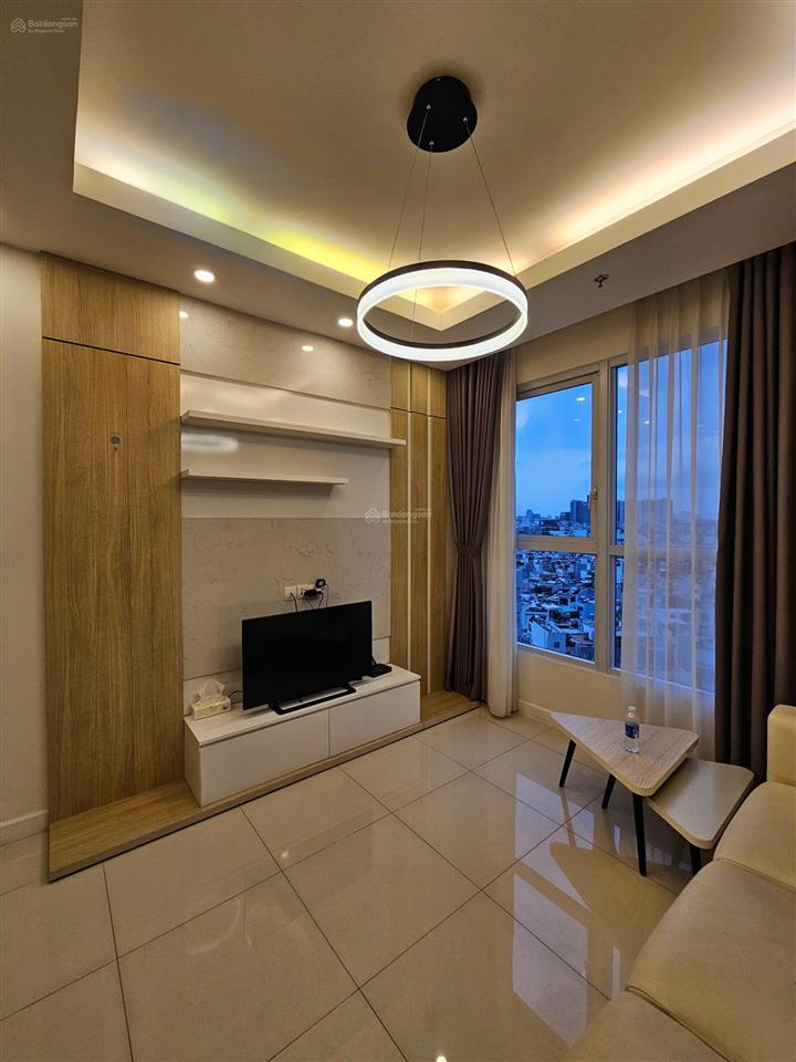 Mình cần bán căn hộ 2pn kingston residence phú nhuận  dt 65m2  giá 6,2 tỷ  sổ hồng lâu dài