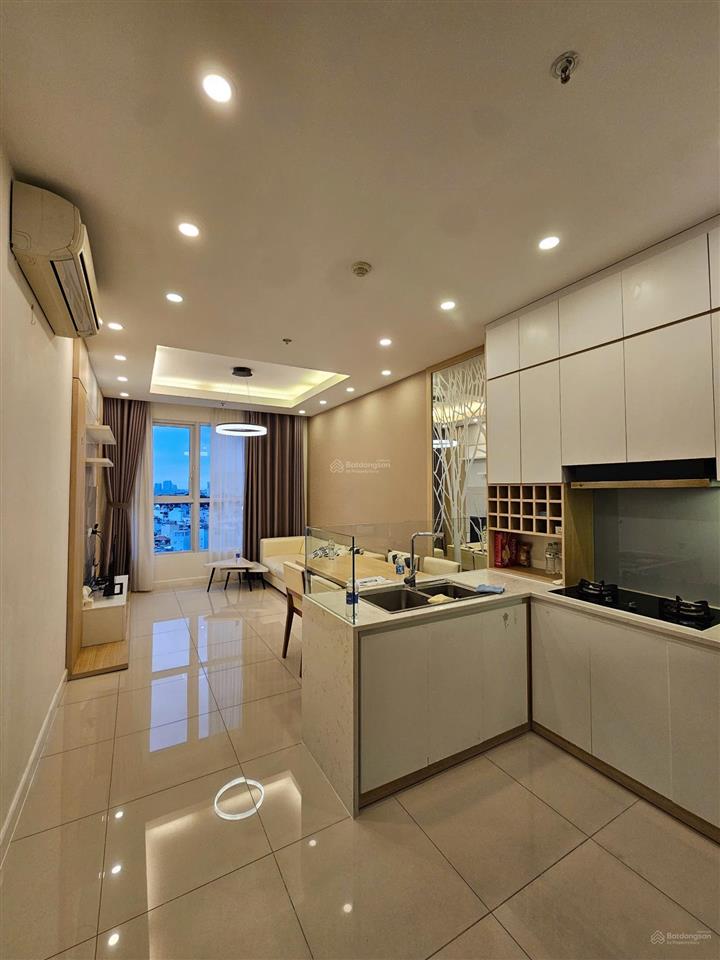 Mình cần bán căn hộ 2pn kingston residence phú nhuận  dt 65m2  giá 6,2 tỷ  sổ hồng lâu dài