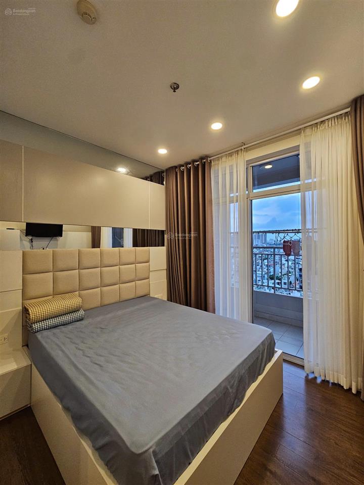 Mình cần bán căn hộ 2pn kingston residence phú nhuận  dt 65m2  giá 6,2 tỷ  sổ hồng lâu dài