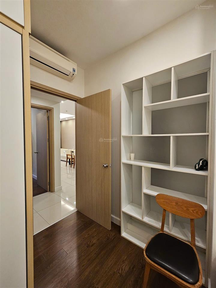 Mình cần bán căn hộ 2pn kingston residence phú nhuận  dt 65m2  giá 6,2 tỷ  sổ hồng lâu dài