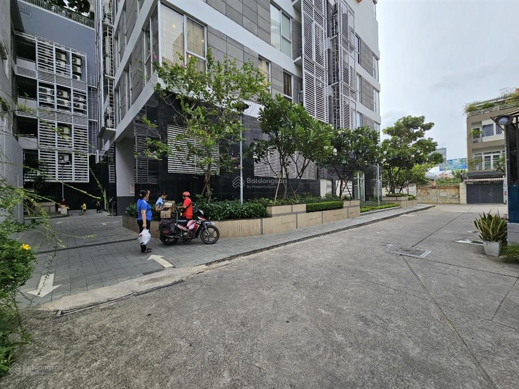 Tôi chính chủ bán băn phòng the prince residence  dt 13m2  giá bán 1,1 tỷ  pl sổ hồng lâu dài
