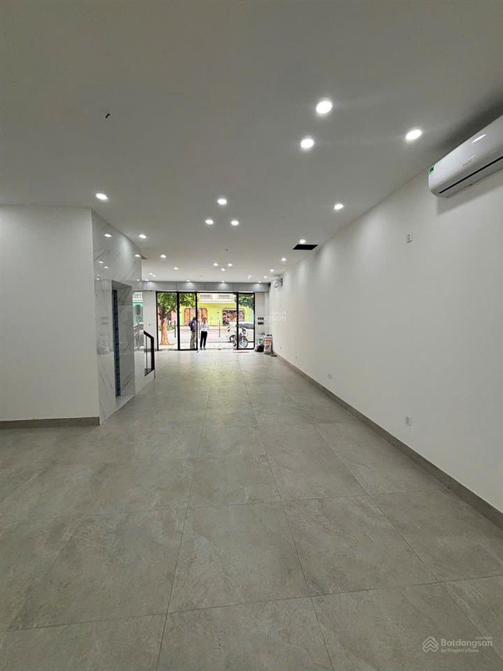 Cho thuê shophouse 5 tầng đối diện grand world vinhomes ocean park 3, có thang máy, 5 tầng