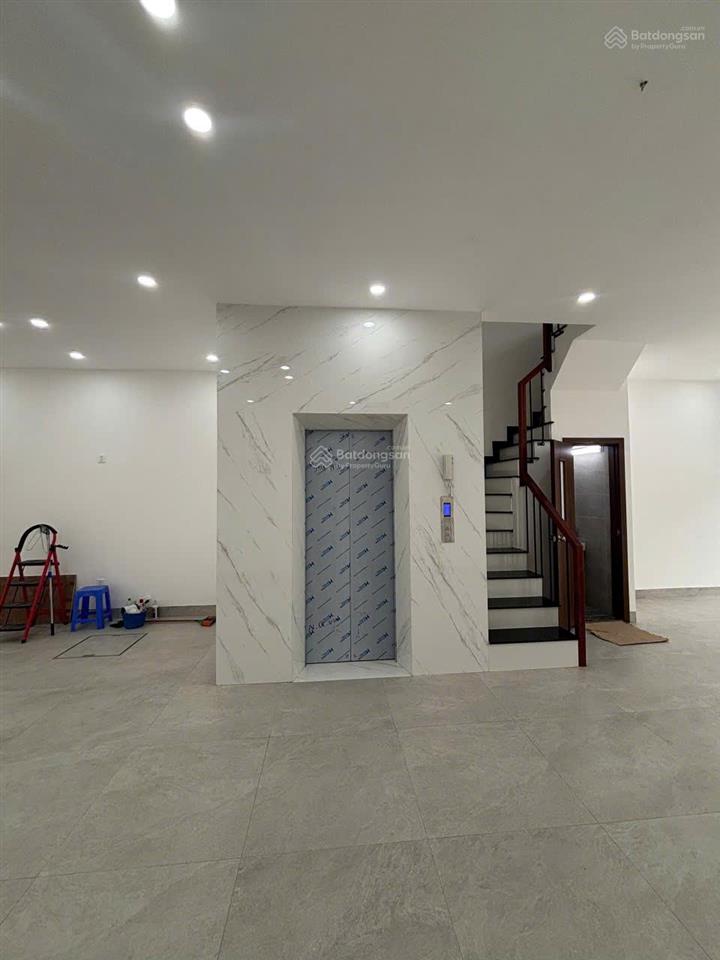 Cho thuê shophouse 5 tầng đối diện grand world vinhomes ocean park 3, có thang máy, 5 tầng