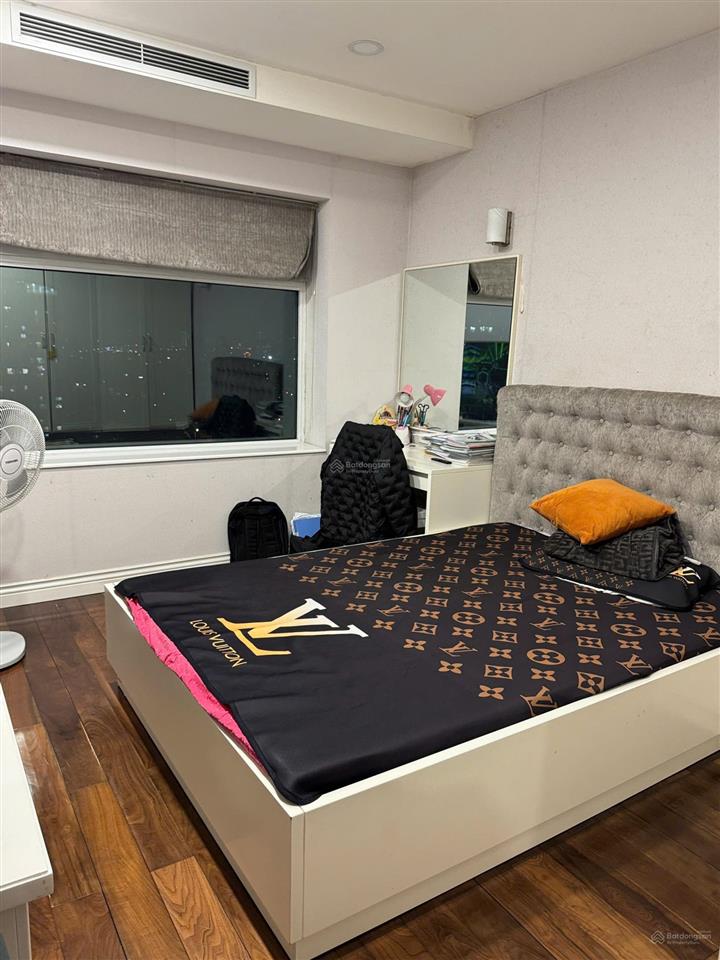 Bán cắt lỗ căn 2pn, 70m2 view sông chỉ 5,2 tỷ toà b chung cư hoà bình 505 minh khai