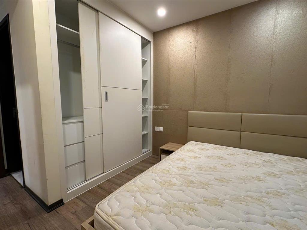 Cắt lỗ chỉ 4,9 tỷ căn 2pn, 70m2 tòa b chung cư hòa bình green 505 minh khai rẻ hơn thị trường 1 tỷ