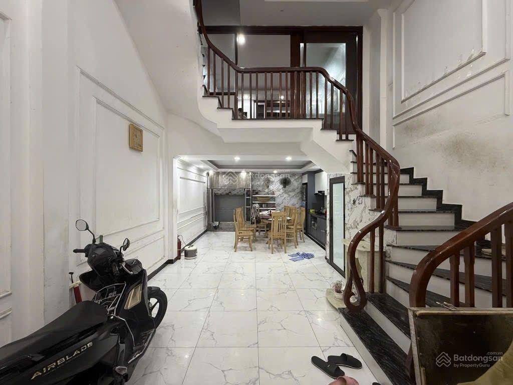 Chính chủ bán gấp nhà phố đại từ 9.1 tỷ, 38m2, đẹp xuất sắc ngay hồ linh đàm