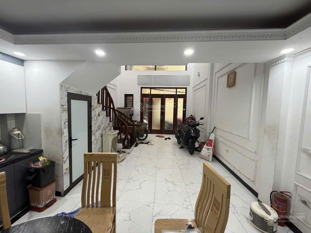 Chính chủ bán gấp nhà phố đại từ 9.1 tỷ, 38m2, đẹp xuất sắc ngay hồ linh đàm
