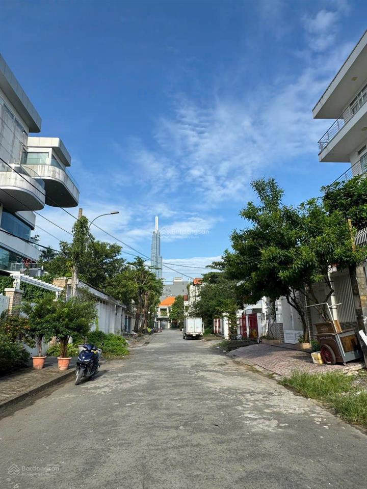 Đất vàng góc 2 mặt tiền ngay trần não  11x15m, xd hầm 6 tầng mđ 92%  30 tỷ