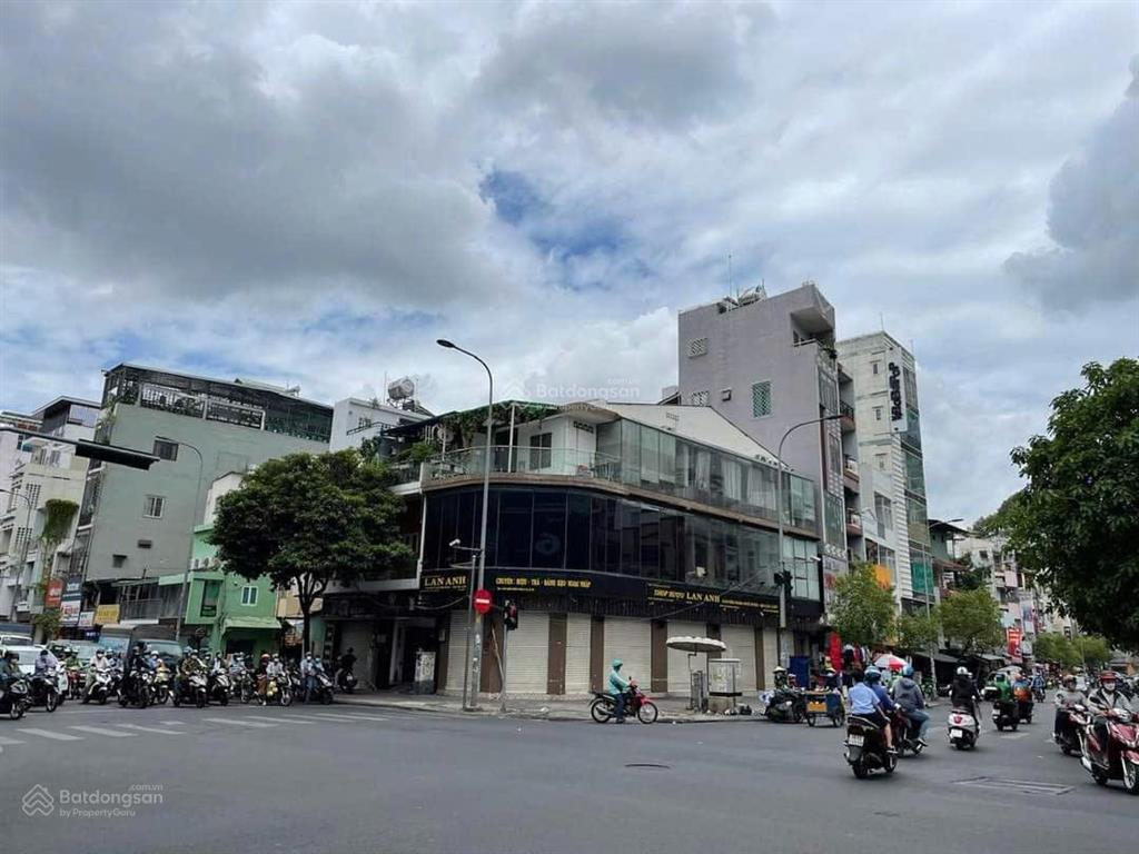 Bán 900m2 đất quận 1  hai mặt tiền nguyễn văn giai  trương hán siêu, xd cao tầng  400 tỷ