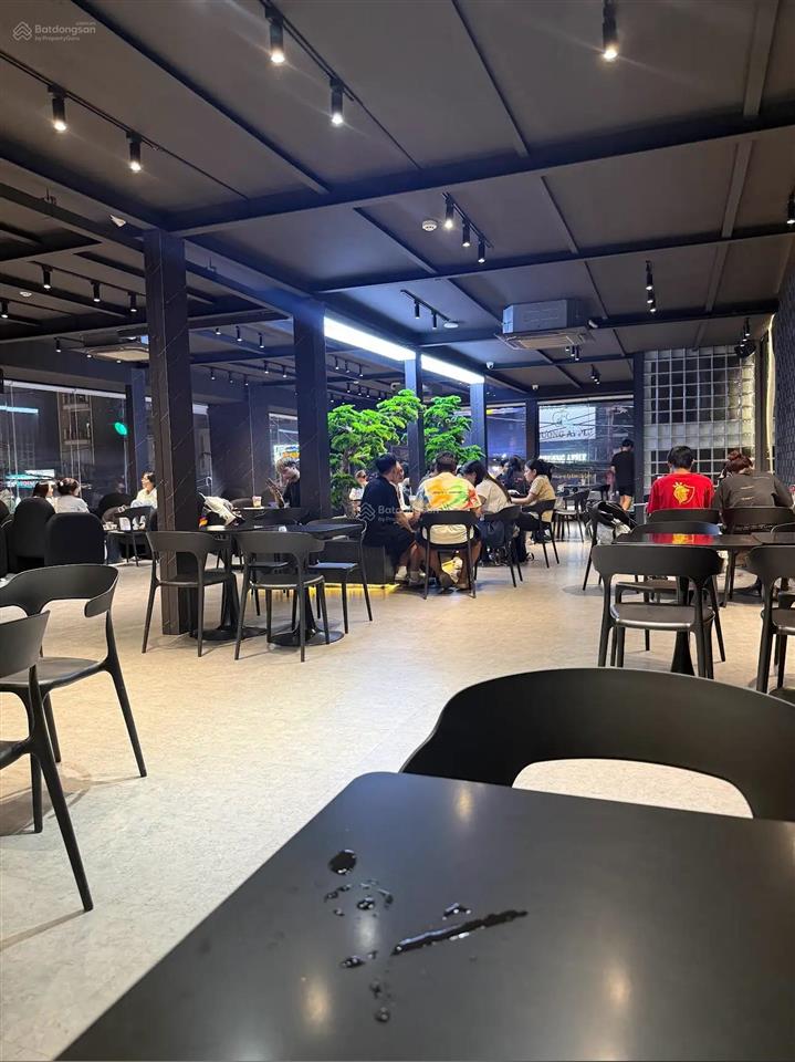 Sở hữu góc 2 mặt tiền ung văn khiêm  11x40m, hđt 1 tỷ/năm, xd mới hầm + 8 tầng  giá 65 tỷ