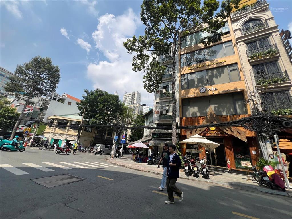 Hiếm có khó tìm! bán 900m2 đất 2 mặt tiền quận 1 ngay đinh tiên hoàng, xd hầm 10 tầng  420 tỷ