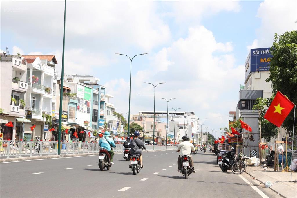 Phố ẩm thực gò vấp! bán nhà mặt tiền dương quảng hàm  10x30m, hầm 8 tầng, hđt 250tr/th  50 tỷ