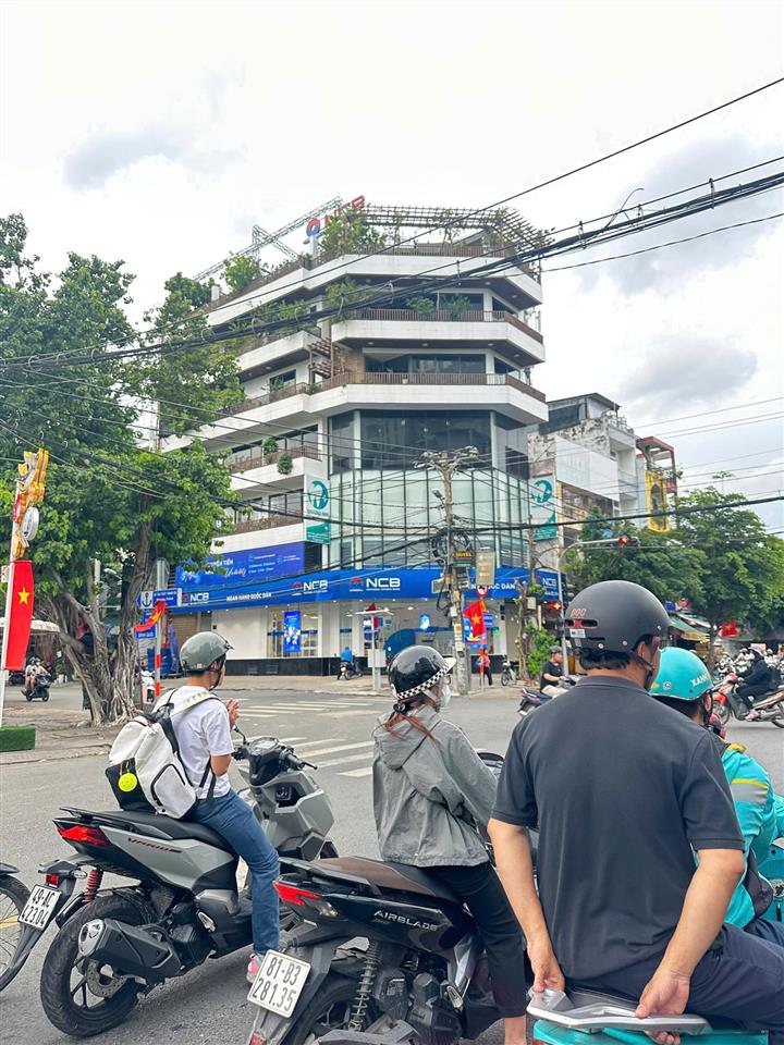 Siêu phẩm tòa nhà 11.5x30m khu thanh đa  hầm + 7 tầng, hđt 270 tr/th, 1.700m² sàn  chỉ 115 tỷ