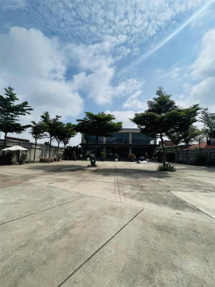 Quỹ đất lớn 1808m2 mt quốc lộ 13  33x85m, 2 tầng làm showroom, xây cao ốc, bệnh viện, vp  149 tỷ