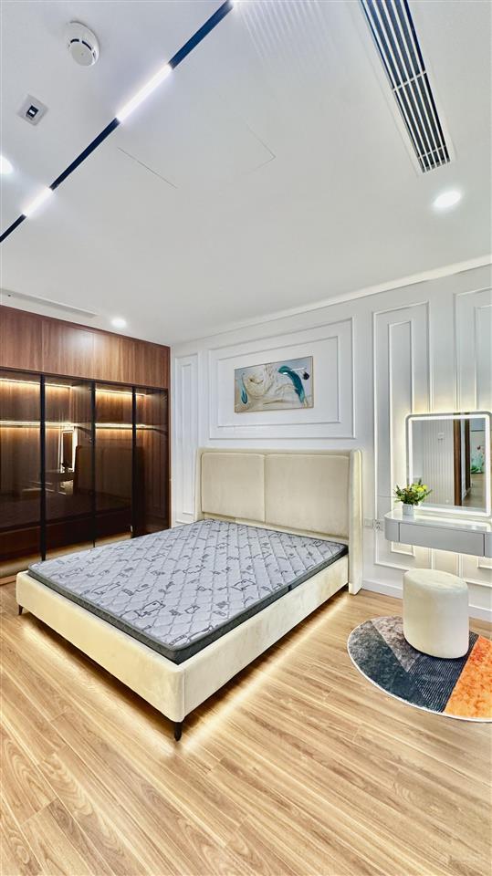 Bán căn 110m2 3pn 2vs full nội thất c14 tố hữu, giá 7,6 tỷ