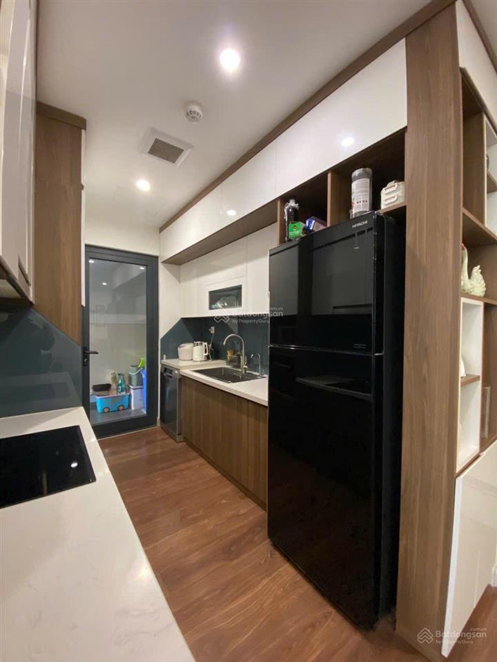 Bán căn 54m2 2pn giá 5,5 tỷ toà center point 110 cầu giấy