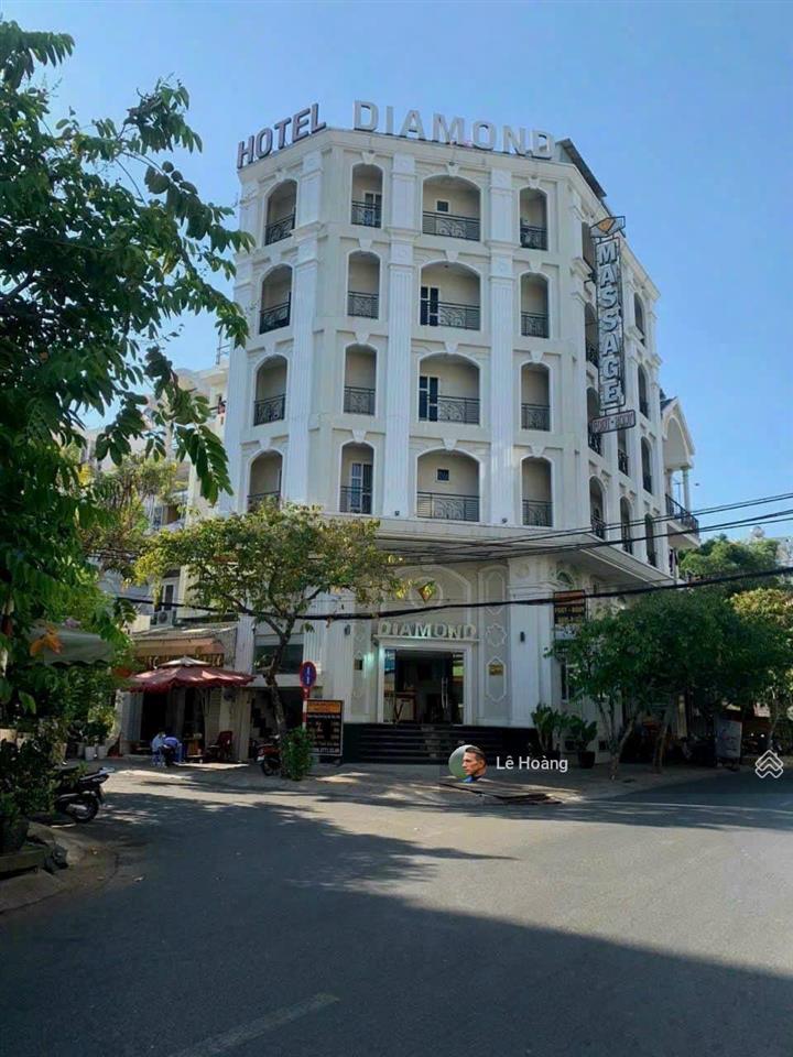 Chuyển nhượng mặt tiền calmette, q 1  8,2x21m  ctxd hầm + 7 tầng  hđt 320tr/tháng  giá 90 tỷ