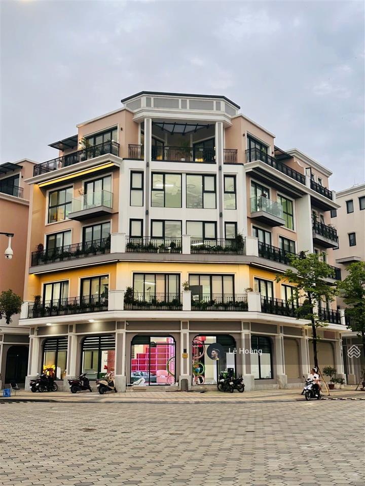 Bán nhà góc 2 mặt tiền hoa phượng, p 2, phú nhuận  8x18m  hầm + 5 tầng  hđt 150tr/th  giá 59 tỷ