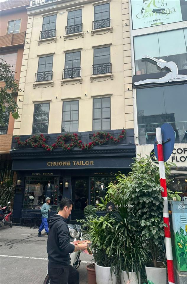 Bán nhà mặt tiền huỳnh văn bánh, p 17, phú nhuận  7x19m  5 tầng  hđt 85tr/tháng  giá 26 tỷ