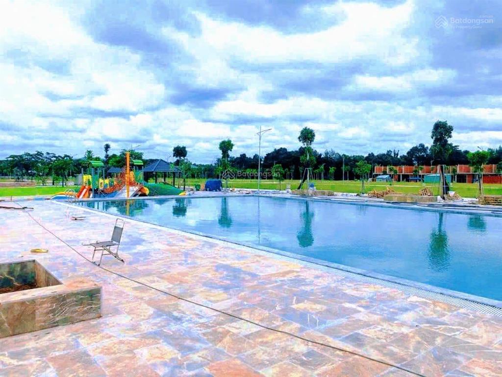 Bán 2 lô liền kề 7x18 trục chính kdc đường 28, kcn hòa long full thổ cư, tiện ích đẳng cấp