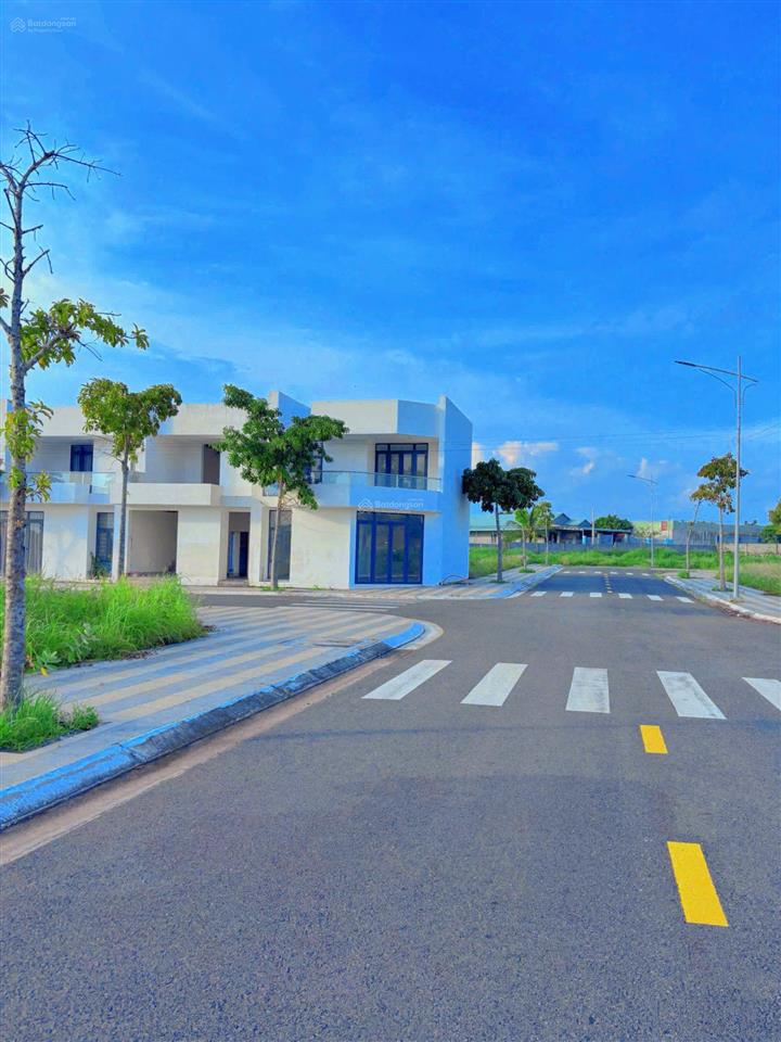 Bán 2 lô liền kề 7x18 trục chính kdc đường 28, kcn hòa long full thổ cư, tiện ích đẳng cấp