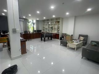 Bán gấp biệt thự 2 mt đường số 1( kdc dương hồng) 334m2, dòng tiền ổn định, shr, hcđ, chỉ 52 tỷ.