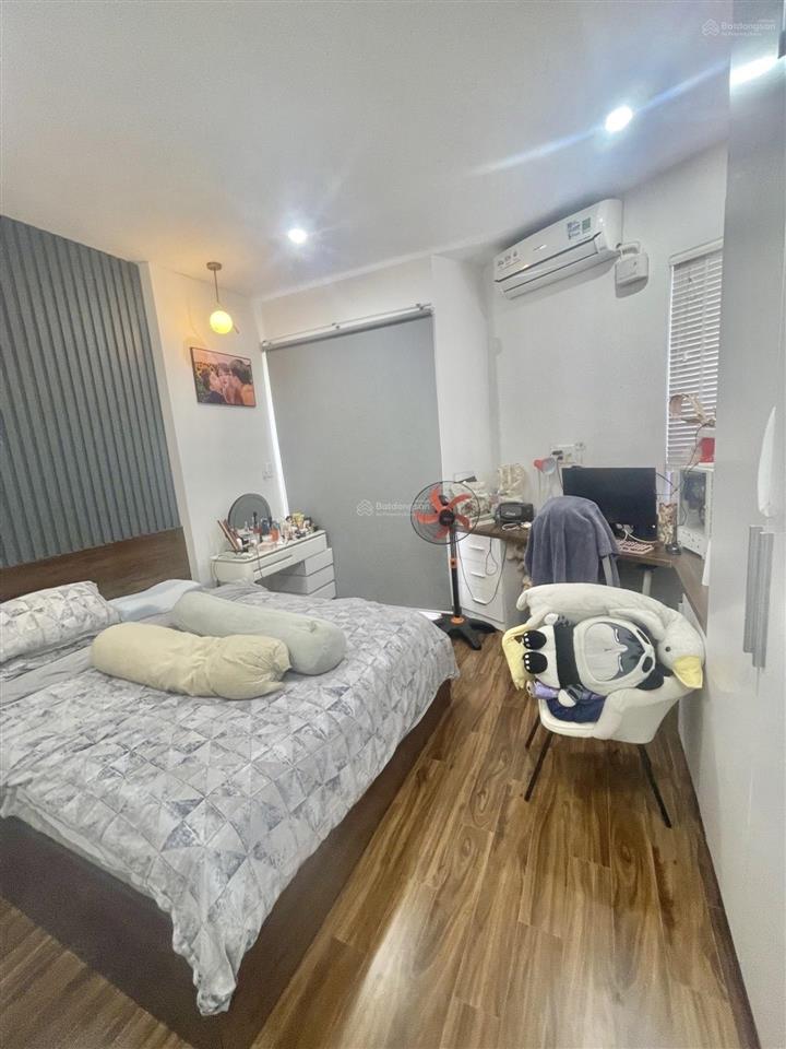 Bán gấp nhà đẹp ở ngay huỳnh tấn phát, xe hơi ngủ nhà, cách mt 10m, 4 tầng, shr, hcđ, chỉ 8.5 tỷ