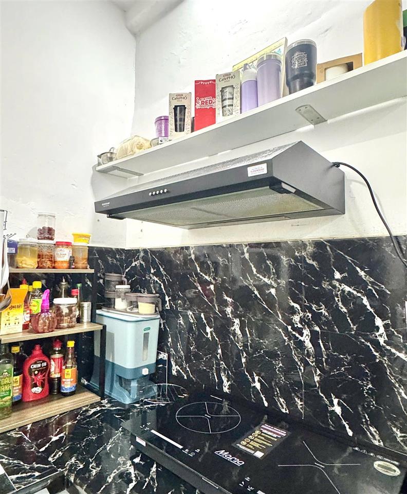 Bán gấp nhà đẹp ở ngay nguyễn duy, cách mặt tiền đường 40m, 28 m2, 2pn, shr, chỉ 2.7 tỷ.
vdq8.14.4