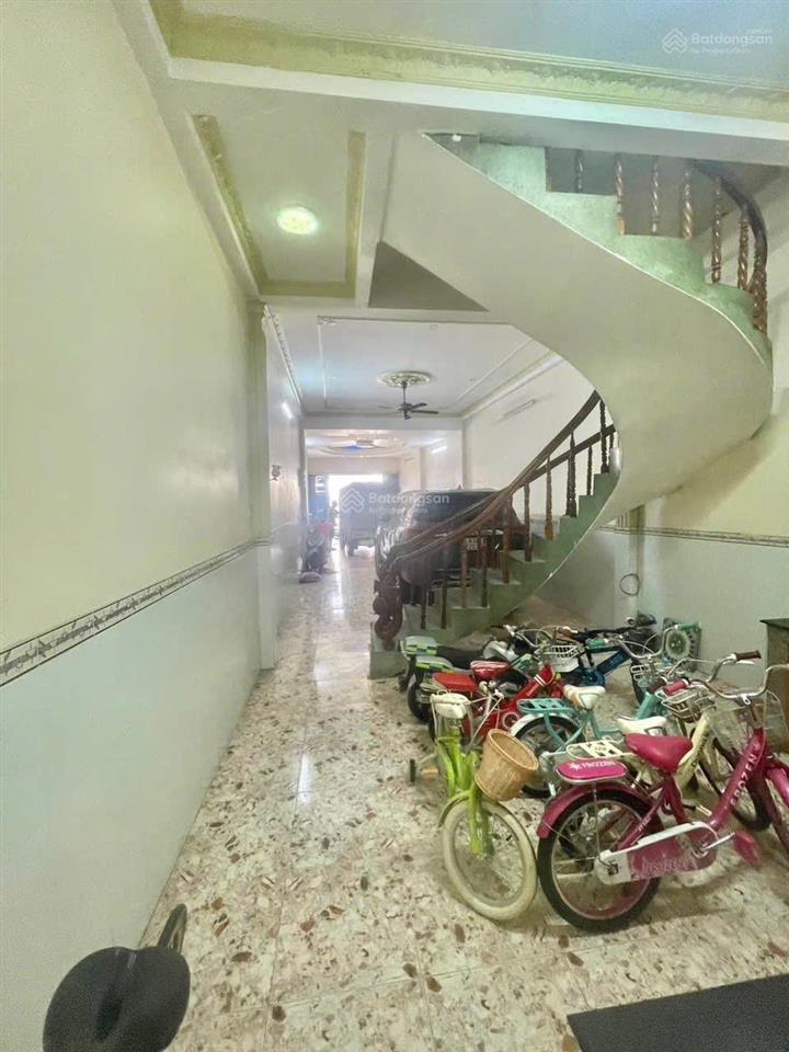 Bán gấp nhà mtkd sầm uất ba đình, xe hơi ngủ nhà, 124m2, shr, hcđ, chỉ nhỉnh 10 tỷ.