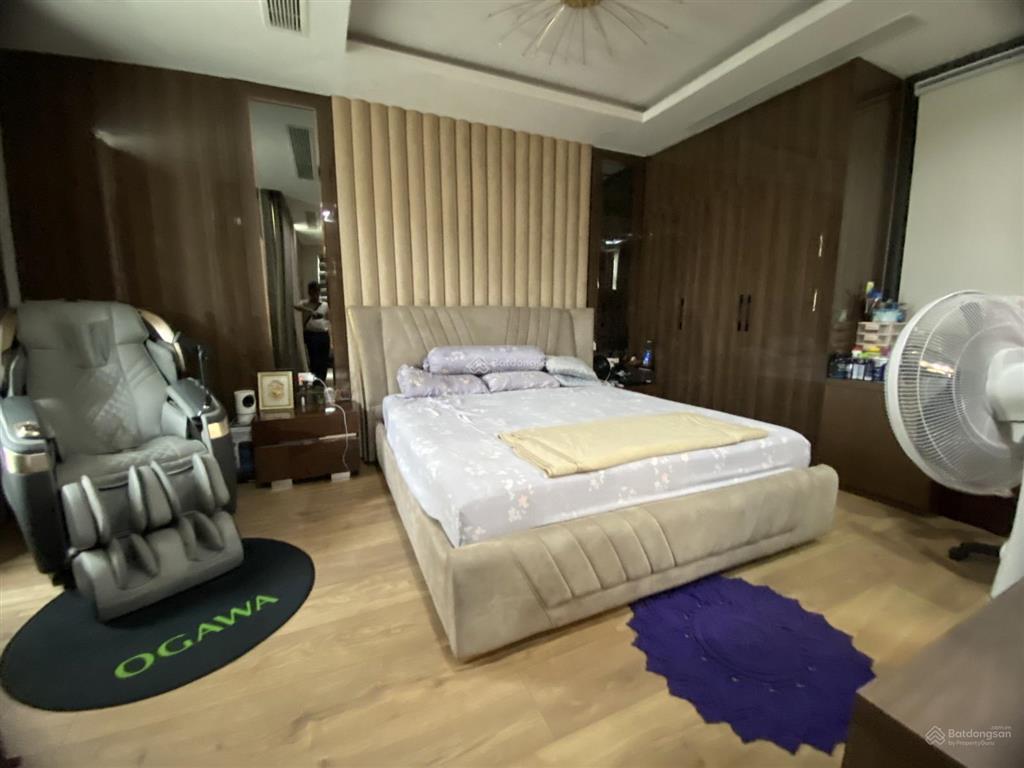 Bán gấp biệt thự mới gần bên công viên, đường đặng thùy trâm, dt 10m * 20m, trệt, 2 lầu, áp mái.