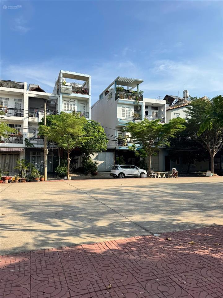 Bán đất đẹp  view công viên đặng thùy trâm, dt 5m x 20m vuông vức