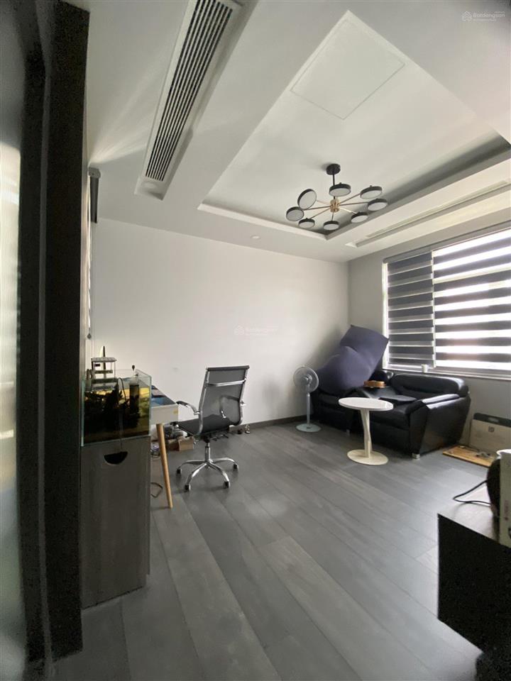 Bán gấp biệt thự mới gần bên công viên, đường đặng thùy trâm, dt 10m x 20m, trệt, 2 lầu, áp mái