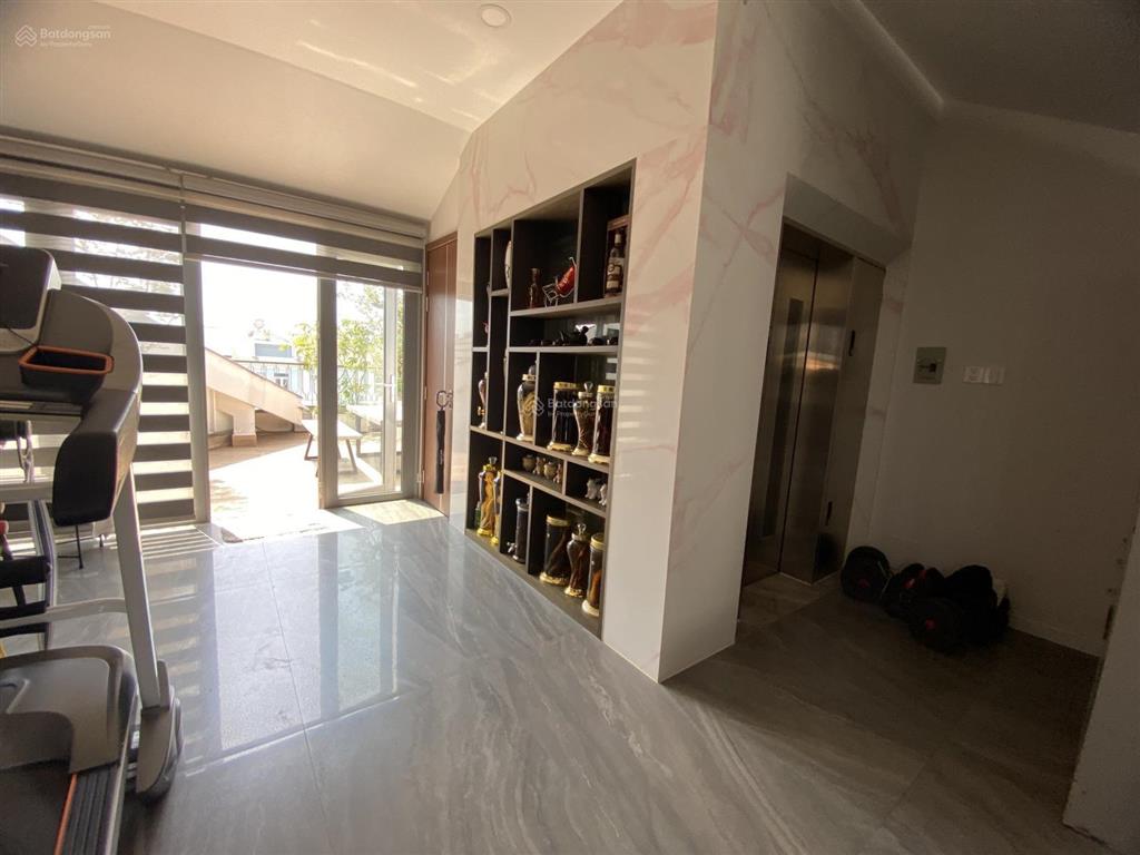 Bán gấp biệt thự mới gần bên công viên, đường đặng thùy trâm, dt 10m x 20m, trệt, 2 lầu, áp mái