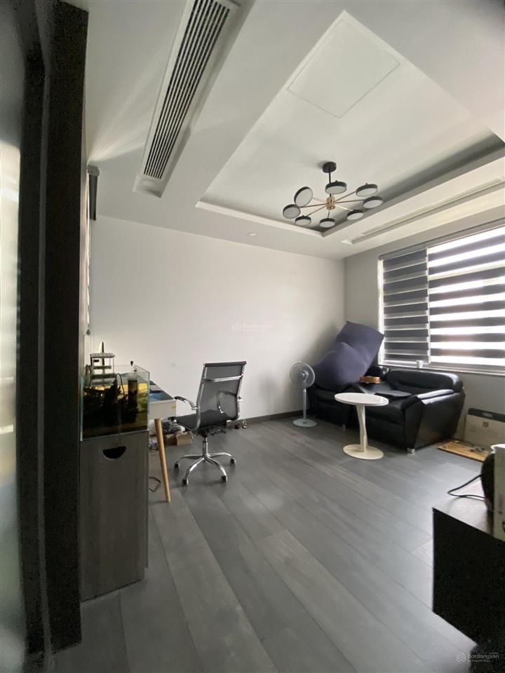 Bán gấp biệt thự mới gần bên công viên, đường đặng thùy trâm, dt 10m x 20m, trệt, 2 lầu, áp mái