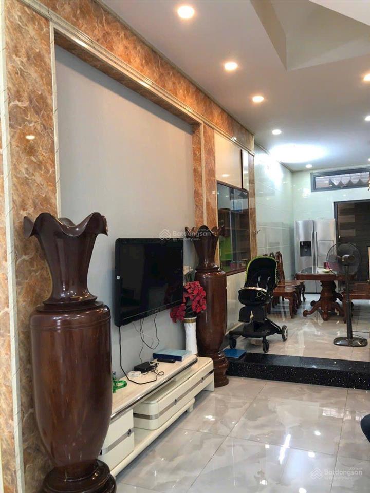 Cho thuê nhà 3 tầng, đường nhựa rộng 12m, đặng thùy trâm, bình thạnh, dt 4m x 20m, cách mt 60m