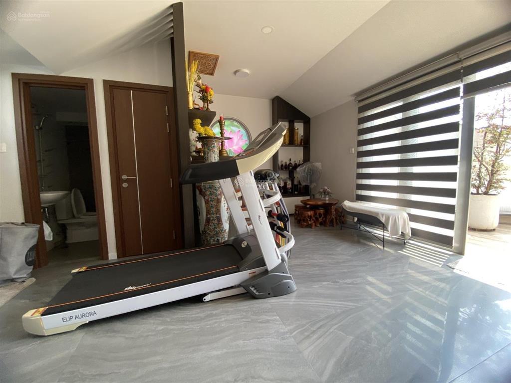 Bán gấp biệt thự mới gần bên công viên đường đặng thùy trâm, dt 10m x 20m, trệt, 2 lầu, áp mái
