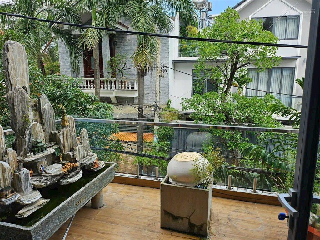 Cho thuê nhà 3 tầng, đường nhựa rộng 12m, đặng thùy trâm, bình thạnh, dt 4m x 20m, cách mt 60m