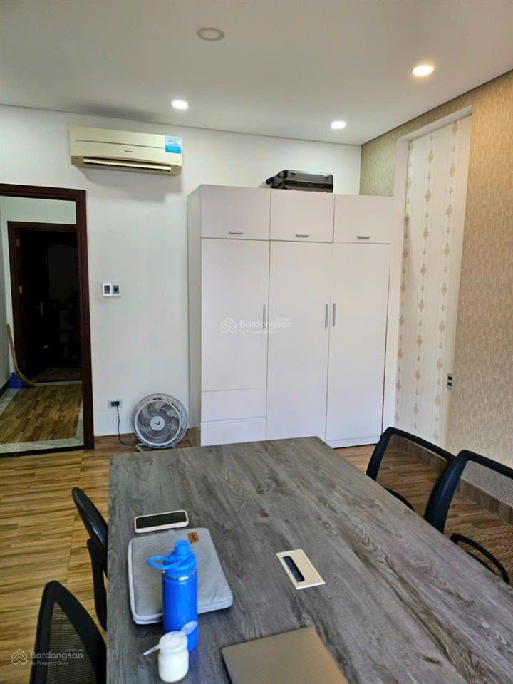 Cho thuê nhà 3 tầng, đường nhựa rộng 12m, đặng thùy trâm, bình thạnh, dt 4m x 20m, cách mt 60m