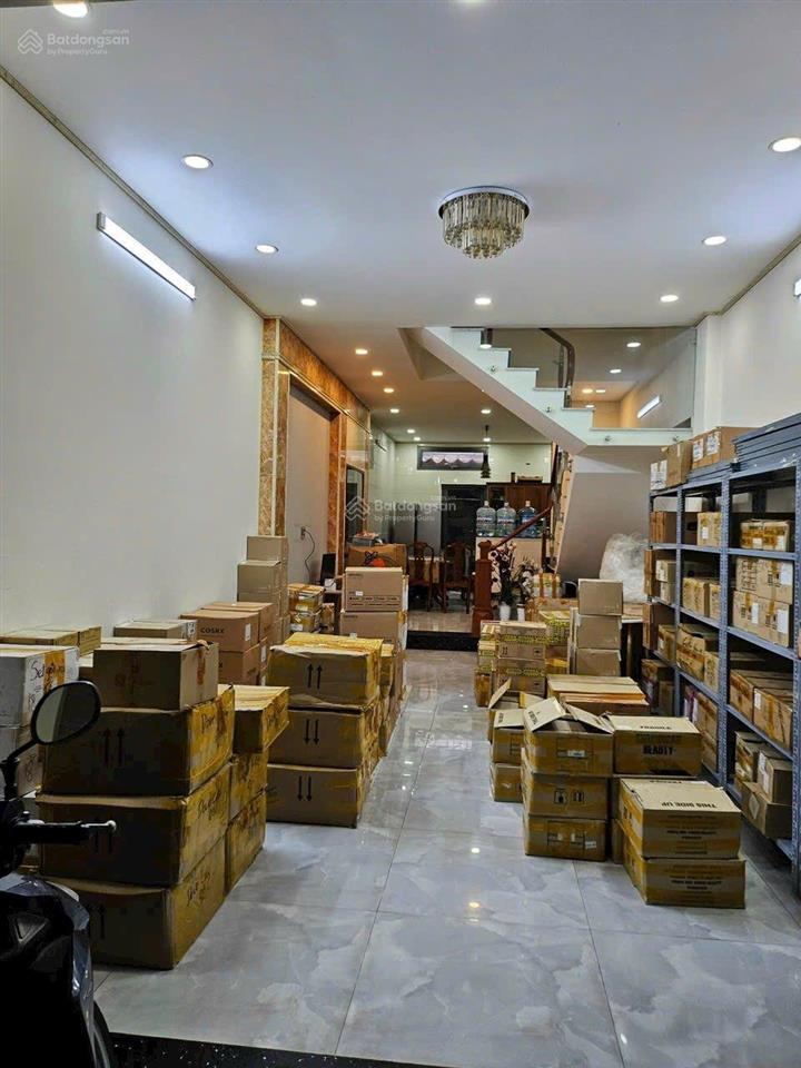 Cho thuê nhà 3 tầng, đường nhựa rộng 12m, đặng thùy trâm, bình thạnh, dt 4m x 20m, cách mt 60m
