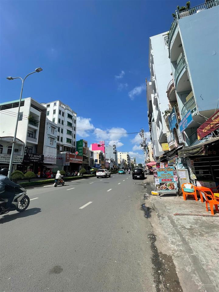 Cho thuê nhà 3 lầu, mặt tiền đường xô viết nghệ tĩnh, bình thạnh, đoạn 2 chiều