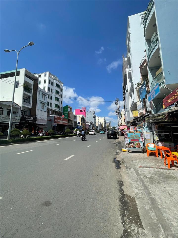 Cho thuê nhà 3 lầu, mặt tiền đường xô viết nghệ tĩnh, bình thạnh, đoạn 2 chiều