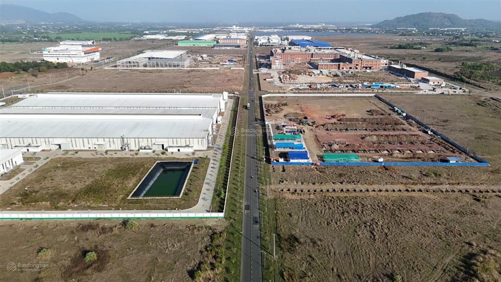 Duy nhất 1 lô trục chính lan anh giá cực tốt, đối diện kcn sonadezi, sổ sẵn