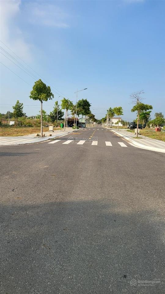 Chính chủ bán gấp lô đất 7x21 full thổ, hướng đông nam.