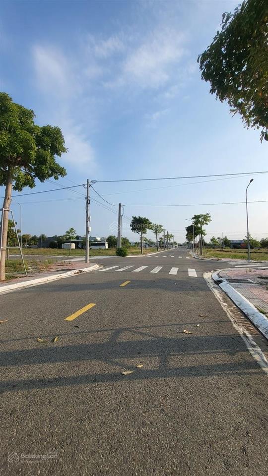 Chính chủ bán gấp lô đất 7x21 full thổ, hướng đông nam.