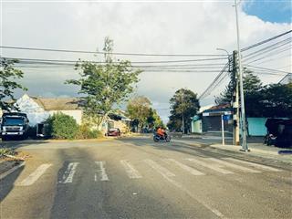 Lô 90  bán lô góc 2 mặt tiền đường 18m mr chí thiện bđs