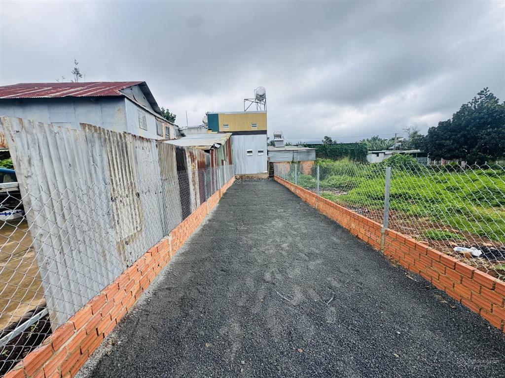 Bán đất chính chủ ngay vòng xoay liên khương mr chí thiện